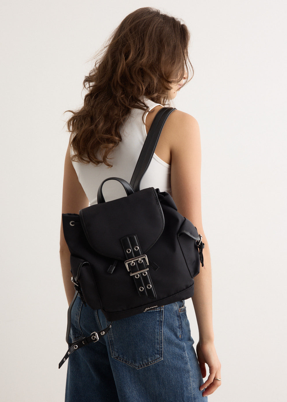 Ganni バッキー ブラック スモール バックパック - 3